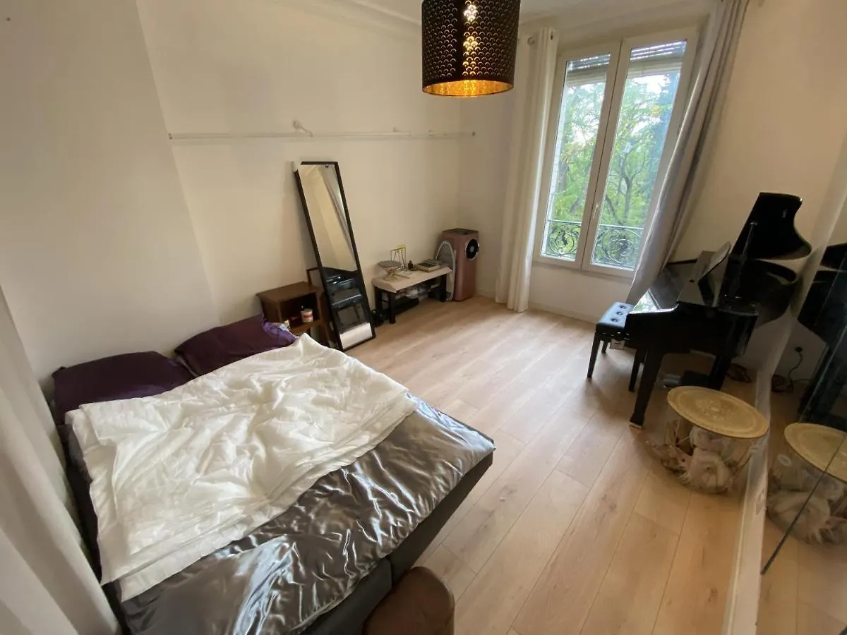 Paris: Agreable Chambre D'Un Grand Createur